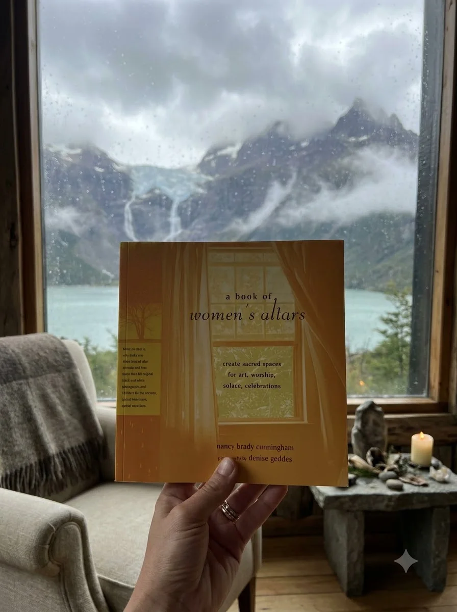 A Book of Women's Altars: How to Create Sacred Spaces for Art, Worship, Solace, Celebration — photo 2