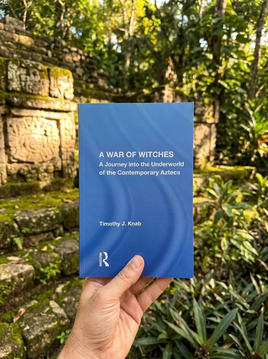 A War of Witches: A Journey Into the Underworld of the Contemporary Aztecs — photo 2