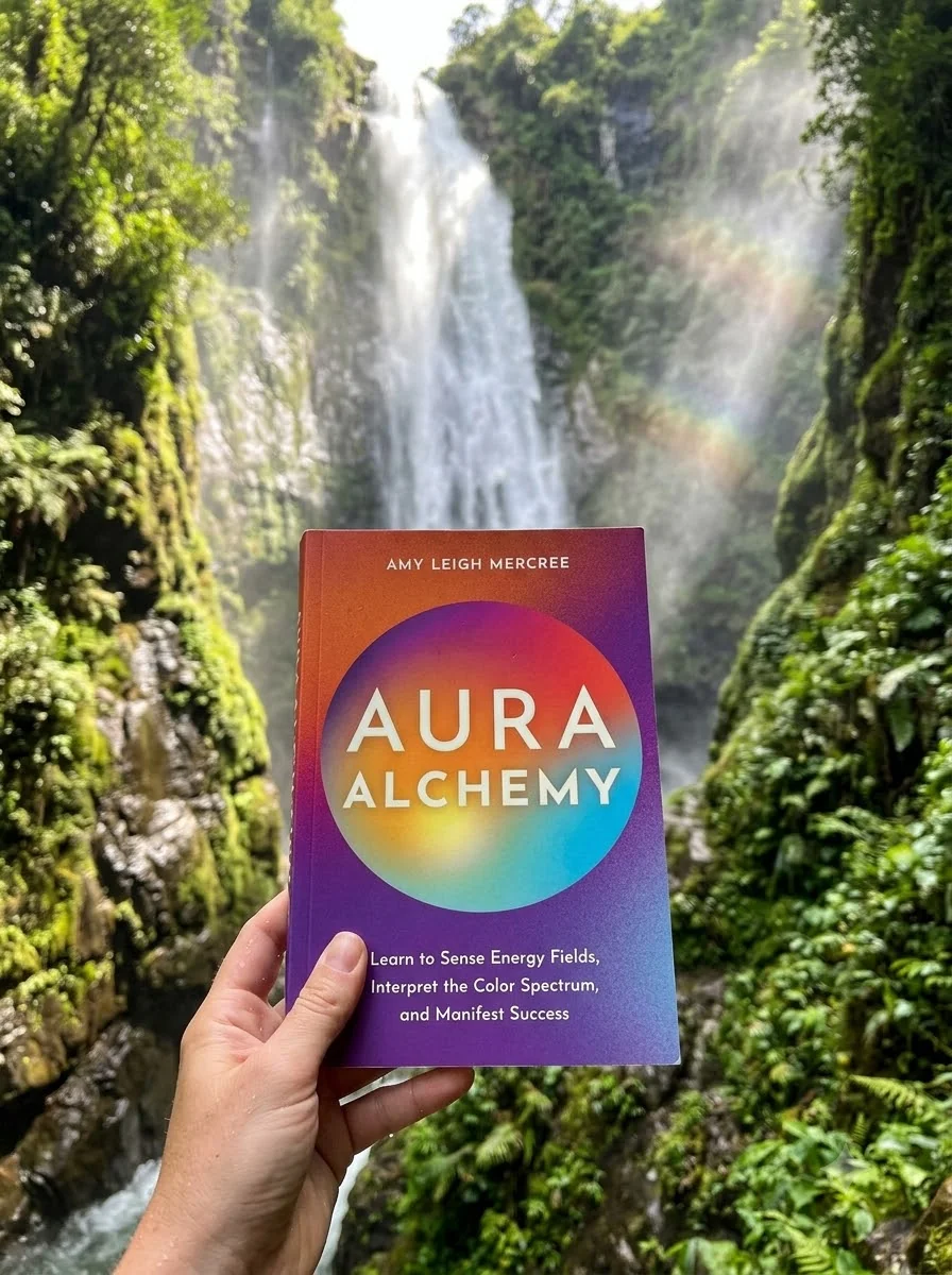 Aura Alchemy: Learn to Sense Energy Fields, Interpret the Color Spectrum, and Manifest Success — photo 2