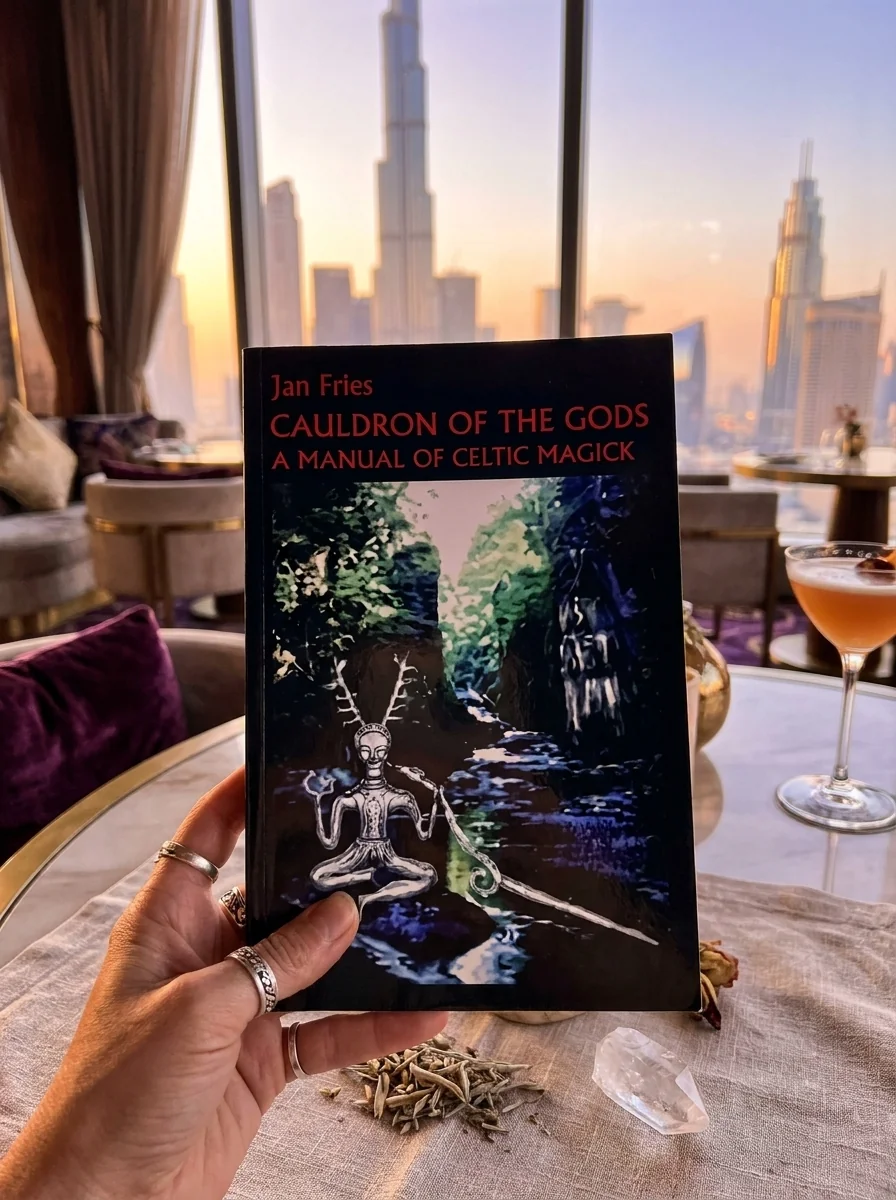 Cauldron of the Gods: a manual of Celtic magick — photo 2