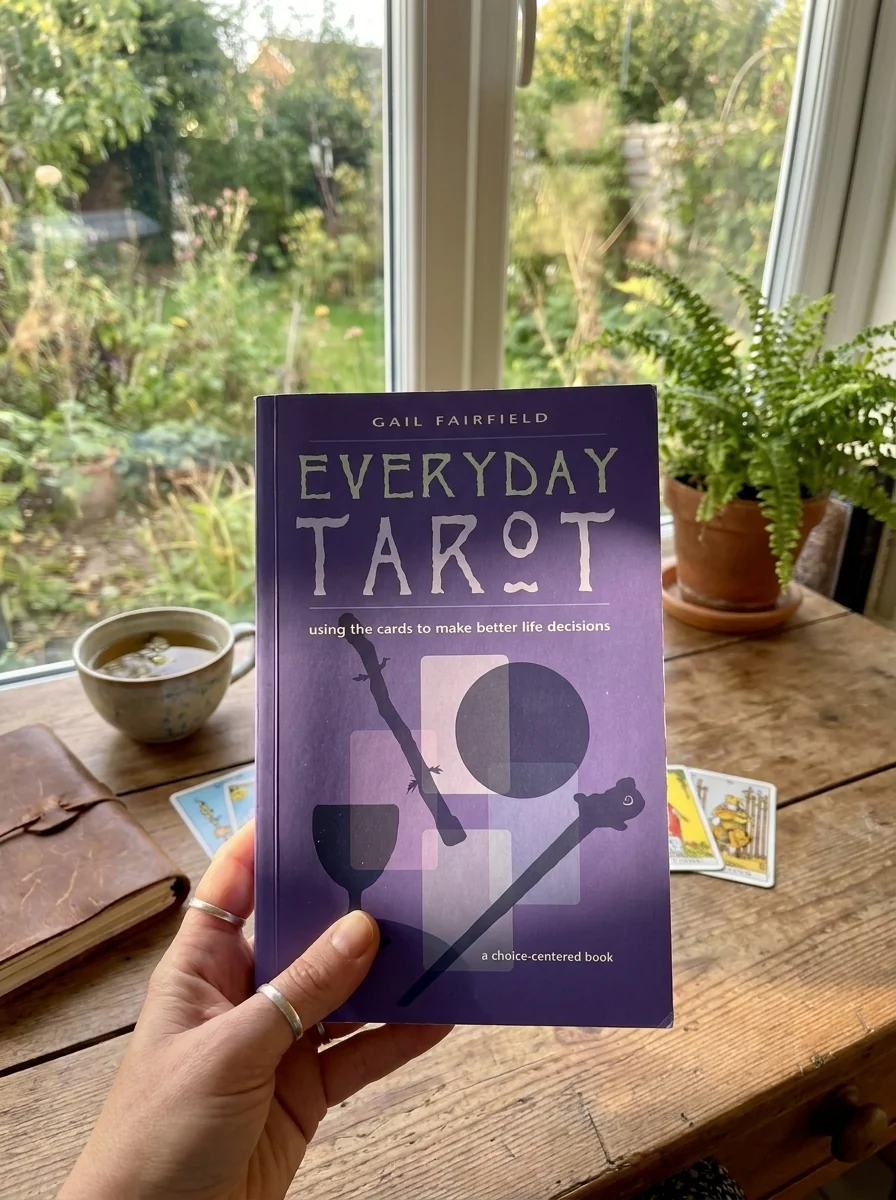 Everyday Tarot: Using the Cards to Make Better Life Decisions (Revised) (Revised) — photo 2