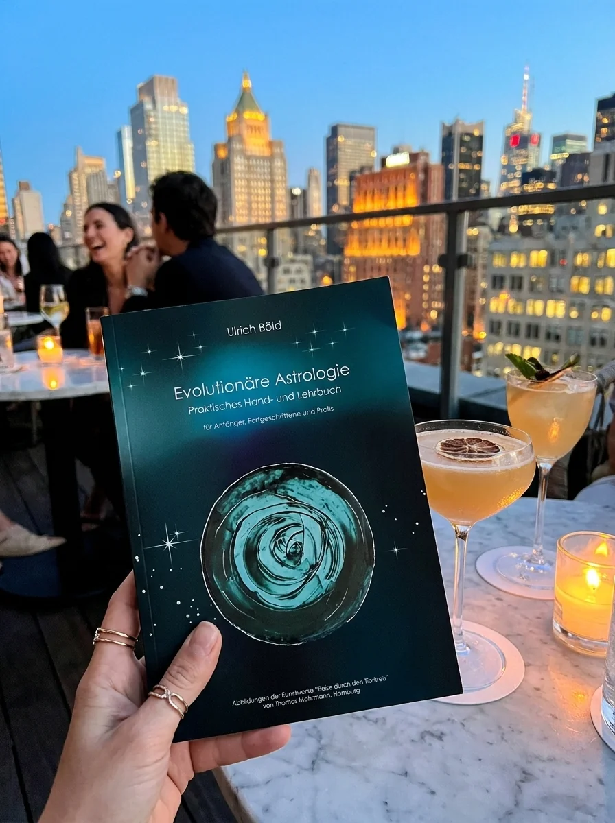 Evolutionäre Astrologie: Praktisches Hand- und Lehrbuch der Astrologie Böld, Ulrich — photo 2