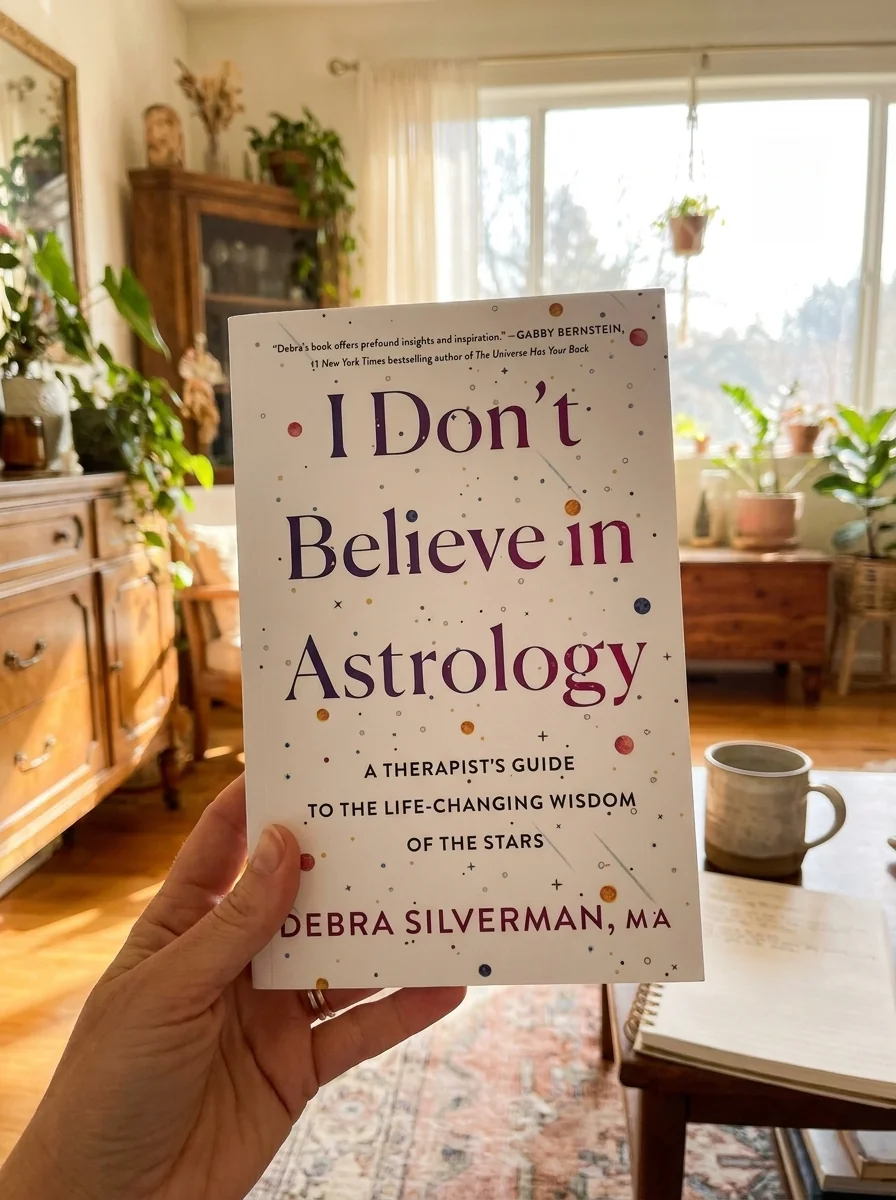 I Don't Believe in Astrology: A Therapist's Guide to the Life-Changing Wisdom of the Stars — photo 2