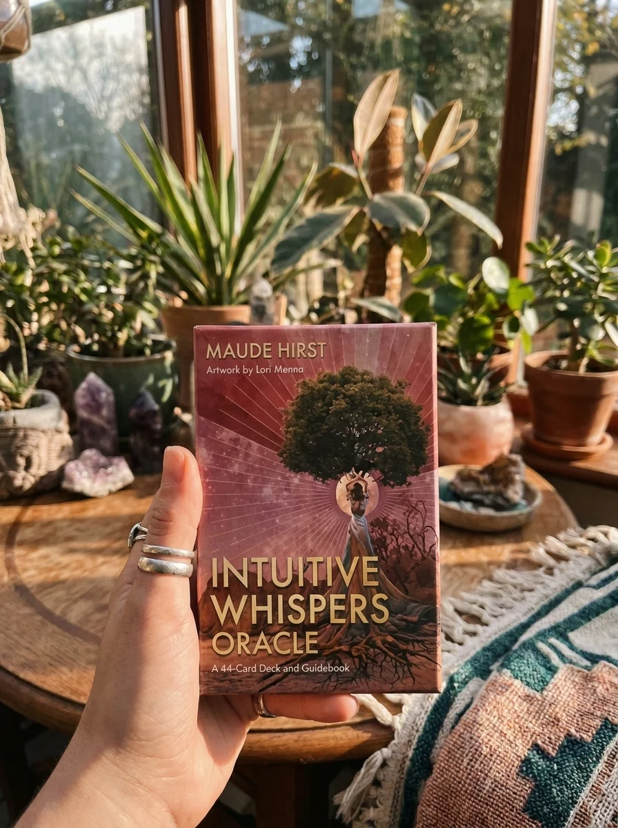 Intuitive Whispers Oracle: A 44-Card Deck and Guidebook — photo 2