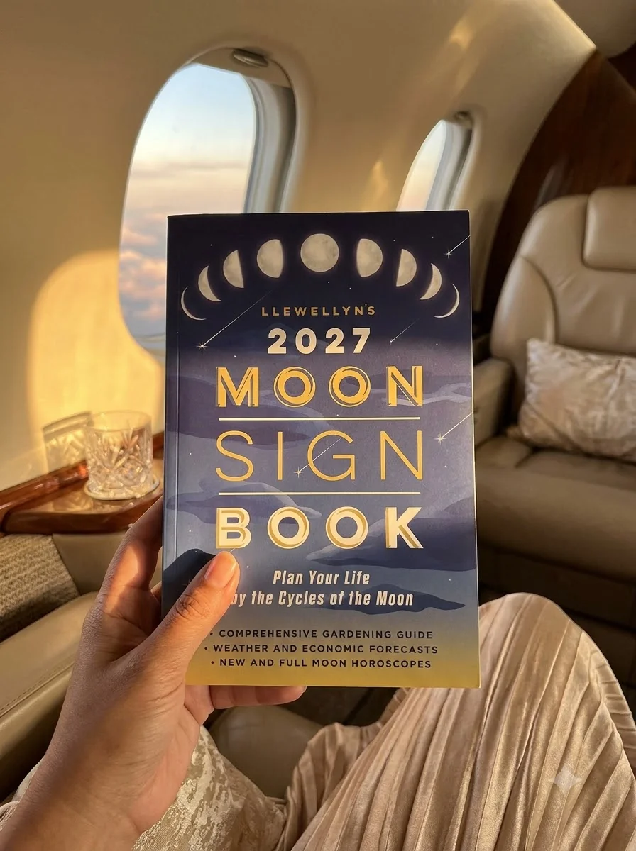 Llewellyn's 2027 Moon Sign Book: Plan Your Life by the Cycles of the Moon Llewellyn — photo 2