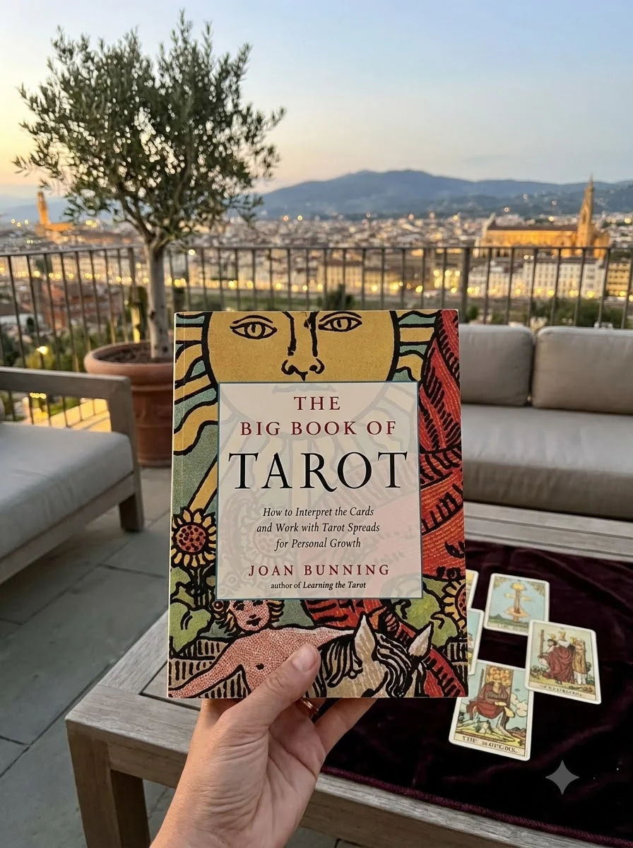 The Big Book of Tarot: How to Interpret the Cards and Work with Tarot Spreads for Personal Growth Bunning, Joan — photo 2