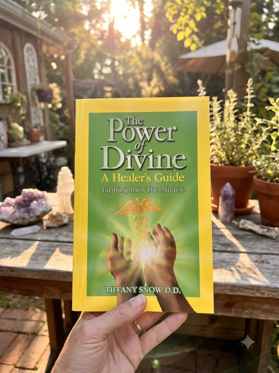 The Power of Divine: A Healer's Guide - Tapping into the Miracle — photo 2