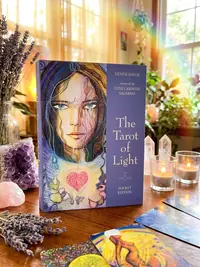 The Tarot of Light Pocket Edition: Illuminating the Creative Heart Jarvie, Denise — photo 1