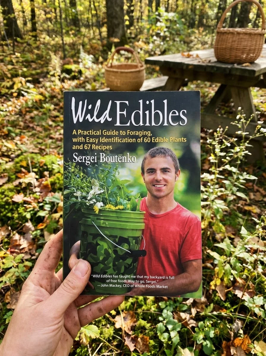 Wild Edibles: A Practical Guide to Foraging, with Easy Identification of 60 Edible Plants and 67 Recipes — photo 2